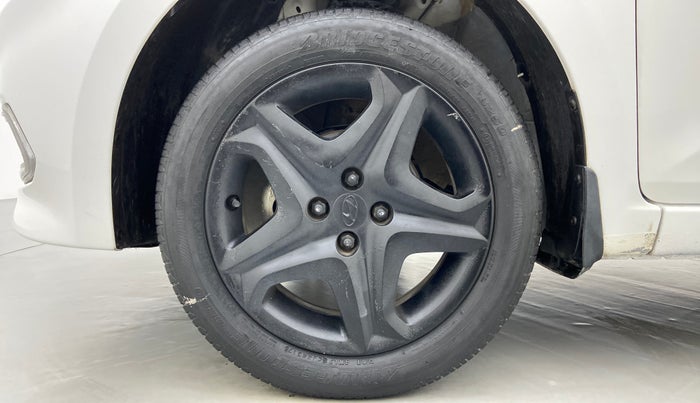 2017 Hyundai Elite i20 ASTA 1.2, Petrol, Manual, 36,363 km, Left Front Wheel