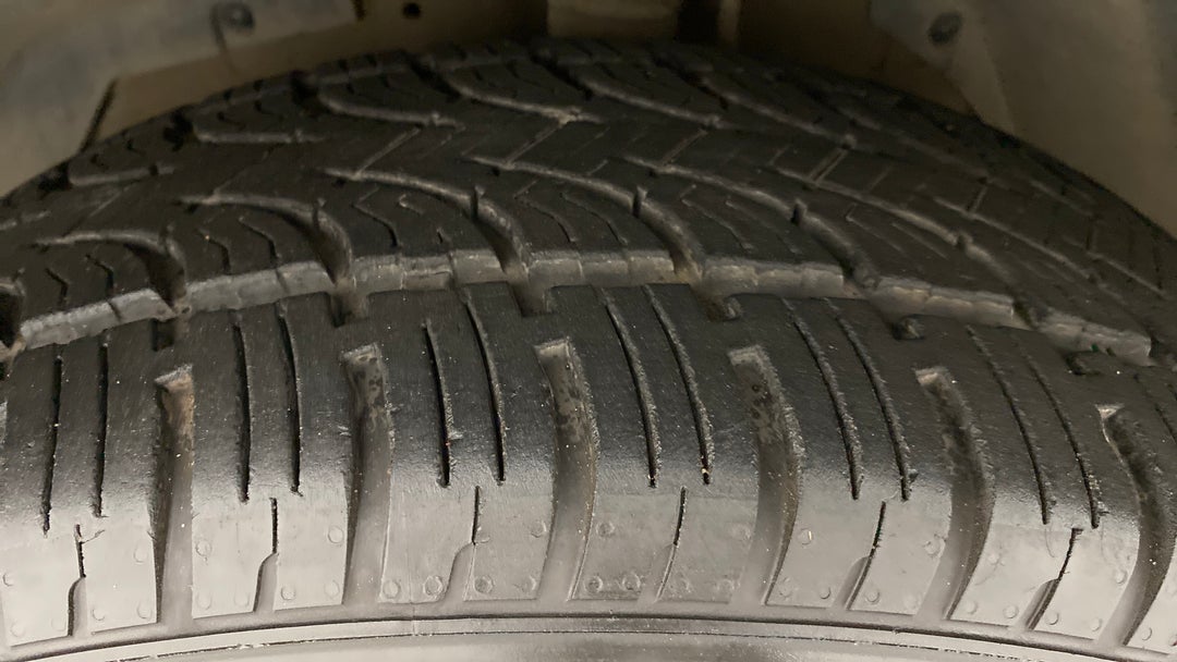 Left Front Tyre Tread