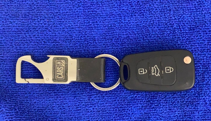 2014 Hyundai i10 SPORTZ 1.1, CNG, Manual, 49,792 km, Key Close Up