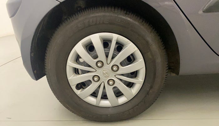 2014 Hyundai i10 SPORTZ 1.1, CNG, Manual, 49,792 km, Right Rear Wheel