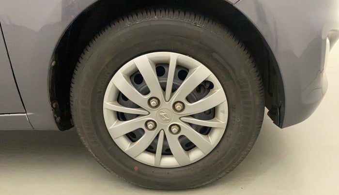 2014 Hyundai i10 SPORTZ 1.1, CNG, Manual, 49,792 km, Right Front Wheel