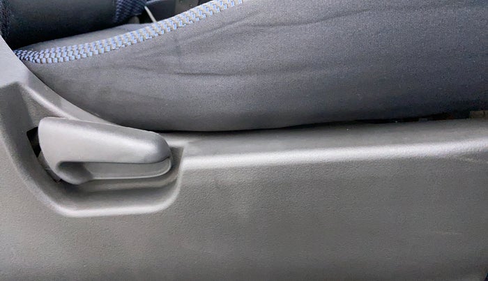 2010 Maruti Wagon R 1.0 VXI, Petrol, Manual, 77,896 km, Driver Side Adjustment Panel