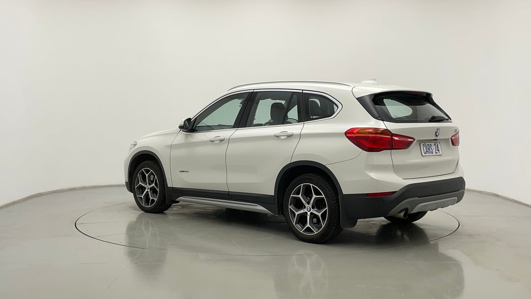 Left Back Diagonal (45- Degree) View