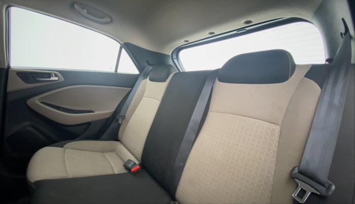 2015 Hyundai Elite i20 SPORTZ 1.2, Petrol, Manual, 52,263 km, Right Side Rear Door Cabin