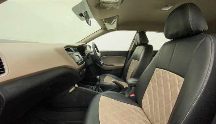 2017 Hyundai Elite i20 MAGNA EXECUTIVE 1.2, Petrol, Manual, 25,846 km, Right Side Front Door Cabin
