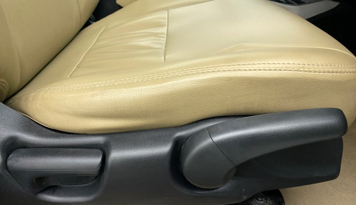 2017 Honda City V MT PETROL, Petrol, Manual, 81,582 km, Driver Side Adjustment Panel