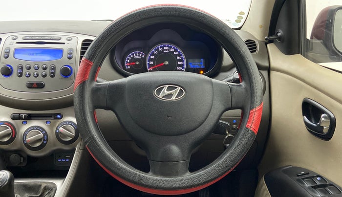2015 Hyundai i10 SPORTZ 1.1 IRDE2, Petrol, Manual, 32,640 km, Steering Wheel Close Up