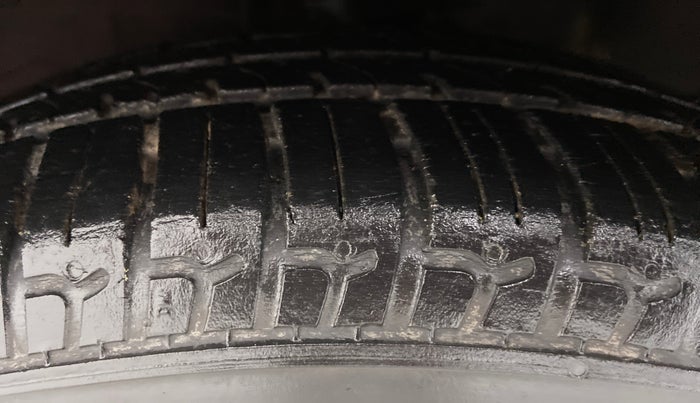 2015 Hyundai i10 SPORTZ 1.1 IRDE2, Petrol, Manual, 32,640 km, Left Front Tyre Tread