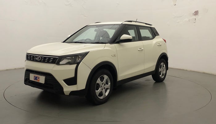 2021 Mahindra XUV300 W6 1.5 DIESEL AMT, Diesel, Automatic, 38,402 km, Left Front Diagonal