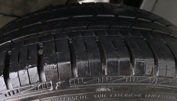 2016 Hyundai Xcent SX 1.2, Petrol, Manual, 22,692 km, Left Rear Tyre Tread