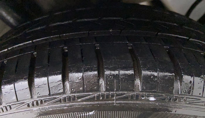 2016 Hyundai Xcent SX 1.2, Petrol, Manual, 22,692 km, Left Front Tyre Tread