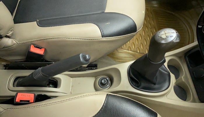 2015 Nissan Terrano XL (P), Petrol, Manual, 39,634 km, Gear Lever