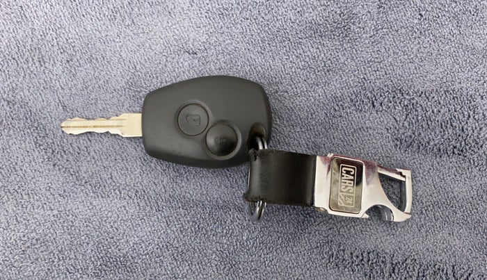 2015 Nissan Terrano XL (P), Petrol, Manual, 39,634 km, Key Close Up