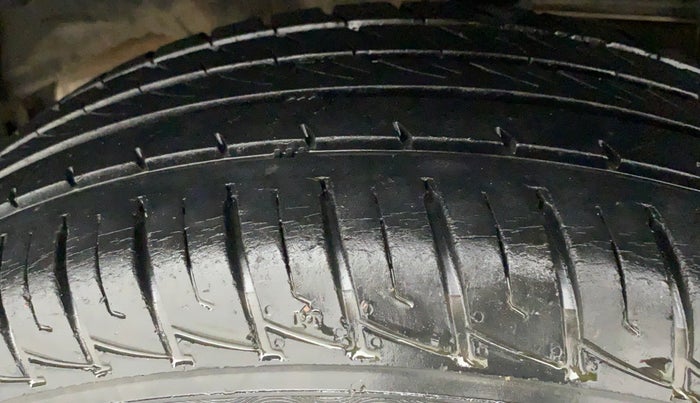 2015 Nissan Terrano XL (P), Petrol, Manual, 39,634 km, Left Rear Tyre Tread