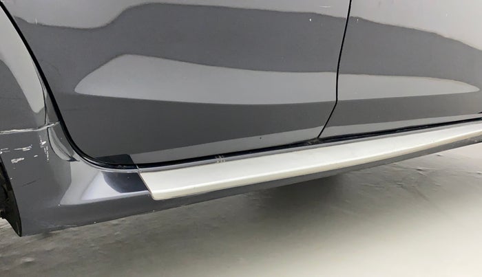 2015 Nissan Terrano XL (P), Petrol, Manual, 39,634 km, Right running board - Minor scratches
