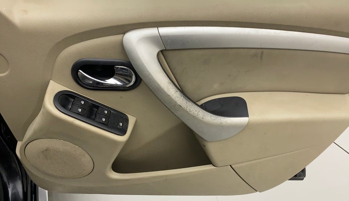 2015 Nissan Terrano XL (P), Petrol, Manual, 39,634 km, Driver Side Door Panels Control
