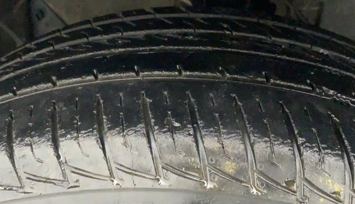 2015 Nissan Terrano XL (P), Petrol, Manual, 39,634 km, Left Front Tyre Tread