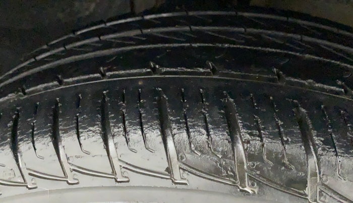 2015 Nissan Terrano XL (P), Petrol, Manual, 39,634 km, Right Front Tyre Tread