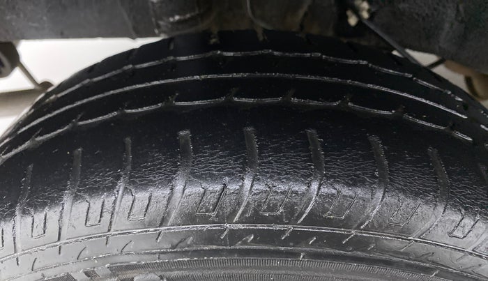 2017 Datsun Go T, Petrol, Manual, 41,071 km, Right Rear Tyre Tread