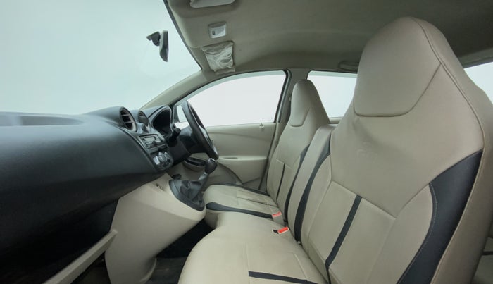 2017 Datsun Go T, Petrol, Manual, 41,071 km, Right Side Front Door Cabin