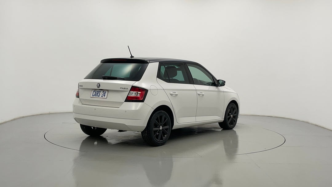 Right Back Diagonal (45- Degree) View