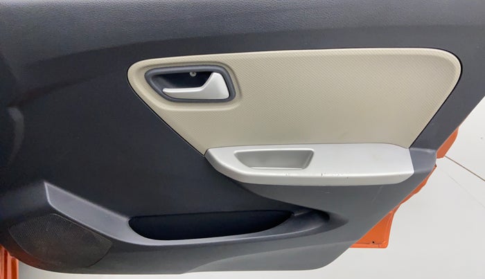 2015 Maruti Alto K10 VXI P, Petrol, Manual, 31,229 km, Driver Side Door Panels Control