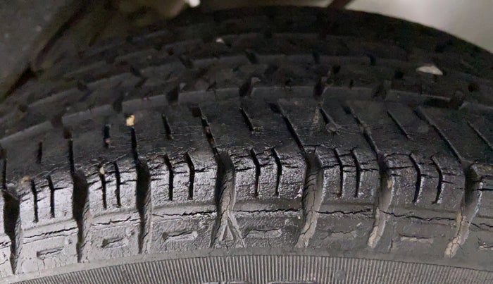 2015 Maruti Alto K10 VXI P, Petrol, Manual, 31,229 km, Left Rear Tyre Tread