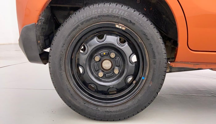2015 Maruti Alto K10 VXI P, Petrol, Manual, 31,229 km, Right Rear Wheel
