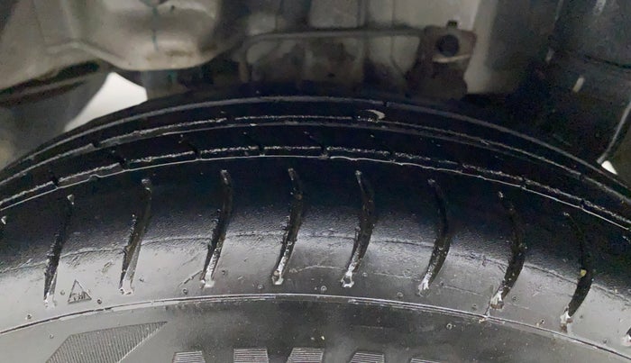 2016 Hyundai Eon ERA +, Petrol, Manual, 56,708 km, Left Rear Tyre Tread