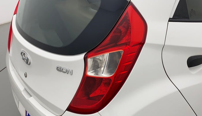 2016 Hyundai Eon ERA +, Petrol, Manual, 56,708 km, Right tail light - Minor scratches