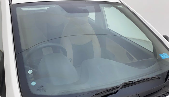 2016 Hyundai Eon ERA +, Petrol, Manual, 56,708 km, Front windshield - Minor spot on windshield