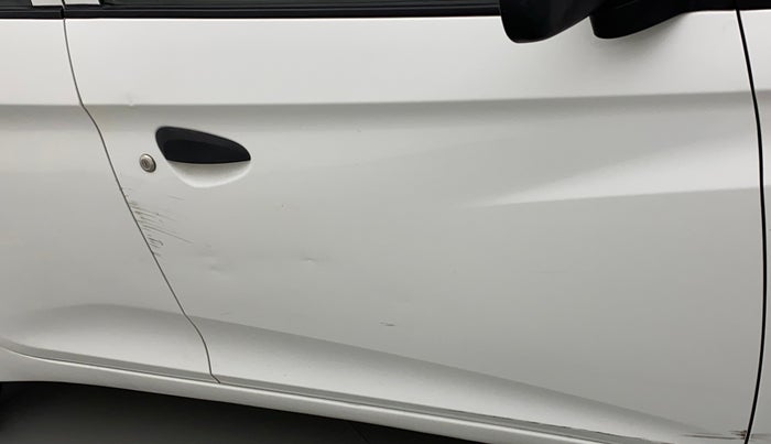 2016 Hyundai Eon ERA +, Petrol, Manual, 56,708 km, Driver-side door - Slightly rusted