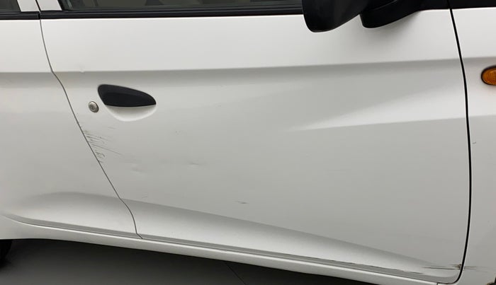 2016 Hyundai Eon ERA +, Petrol, Manual, 56,708 km, Driver-side door - Slightly dented