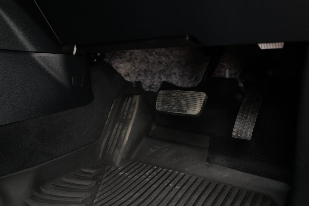 2024 Ford Ranger Sport 2.0 (4x4), Automatic, 20556 km, Pedals and Footmat