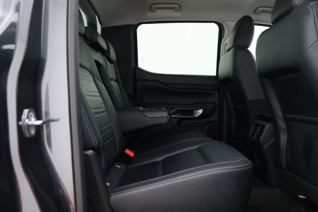 2024 Ford Ranger Sport 2.0 (4x4), Automatic, 20556 km, Right Side Rear Door Cabin View