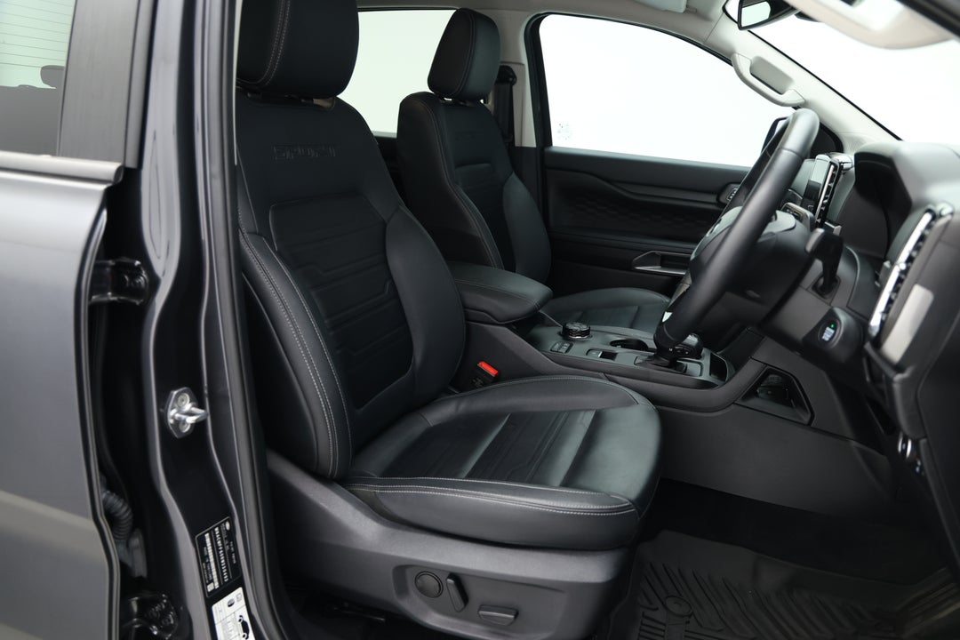 2024 Ford Ranger Sport 2.0 (4x4), Automatic, 20556 km, Right Side Front Door Cabin View