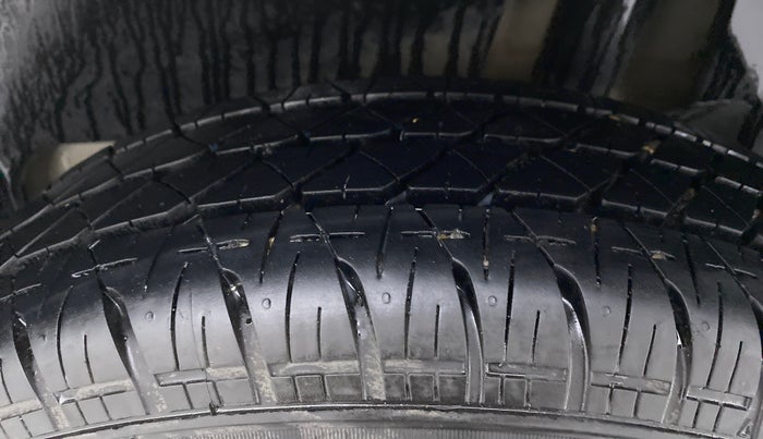 2017 Maruti Dzire VDI, Diesel, Manual, 71,451 km, Left Rear Tyre Tread