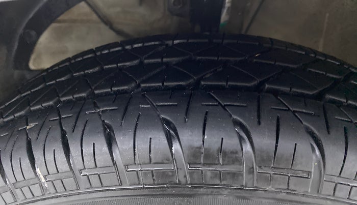 2017 Maruti Dzire VDI, Diesel, Manual, 71,451 km, Left Front Tyre Tread