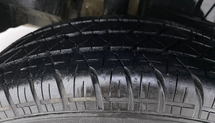 2017 Maruti Dzire VDI, Diesel, Manual, 71,451 km, Right Rear Tyre Tread