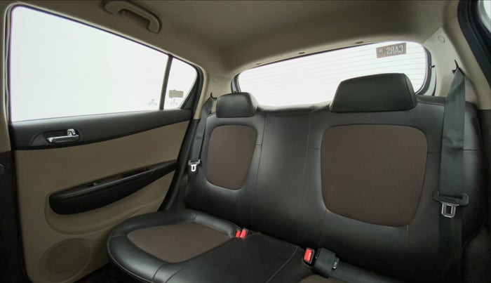 2012 Hyundai i20 MAGNA 1.2, Petrol, Manual, 24,965 km, Right Side Rear Door Cabin