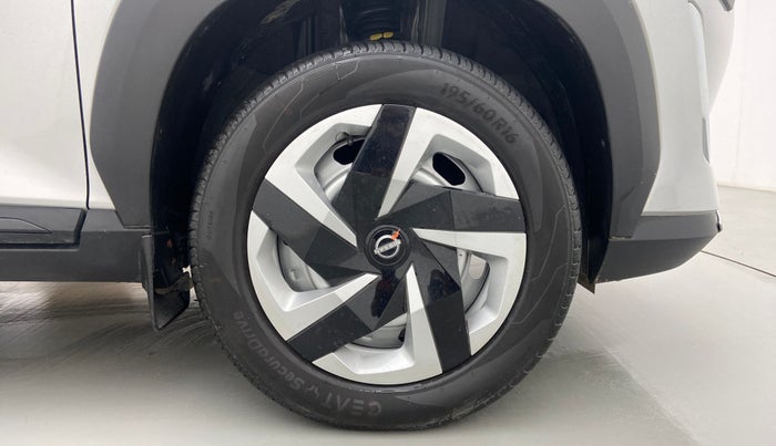 2022 Nissan MAGNITE XE, Petrol, Manual, 9,573 km, Right Front Wheel