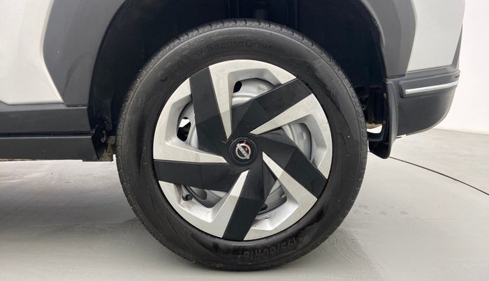 2022 Nissan MAGNITE XE, Petrol, Manual, 9,573 km, Left Rear Wheel