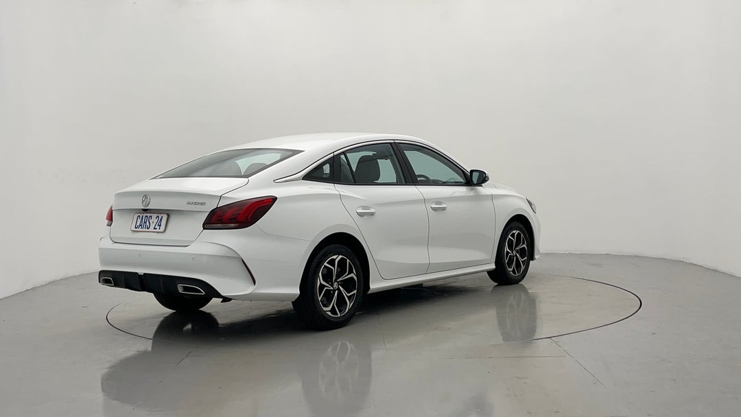 Right Back Diagonal (45- Degree) View