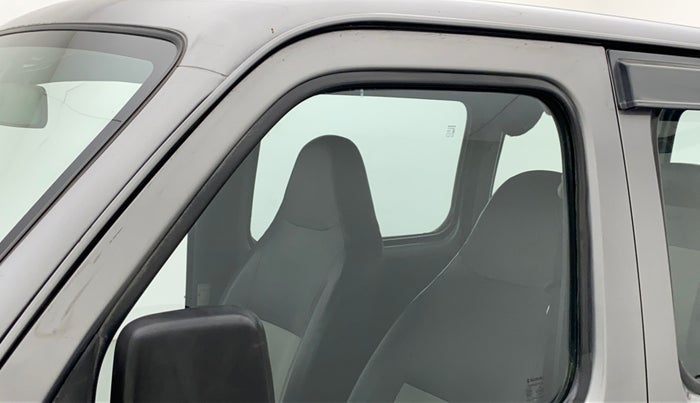 2019 Maruti Eeco 5 STR CNG WITH AC PLUSHTR, CNG, Manual, 40,353 km, Front passenger door - Door visor damaged