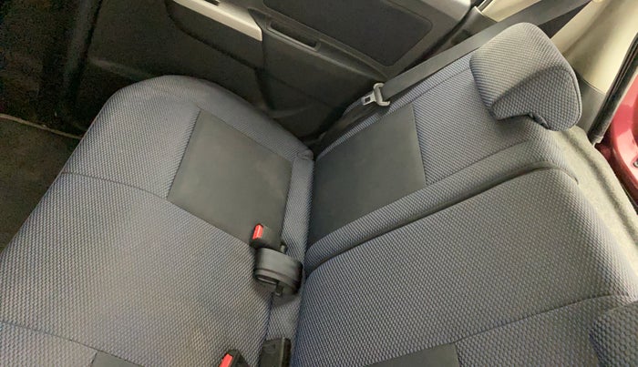 2011 Maruti Wagon R 1.0 VXI, Petrol, Manual, 1,16,570 km, Second-row right seat - Cover slightly stained