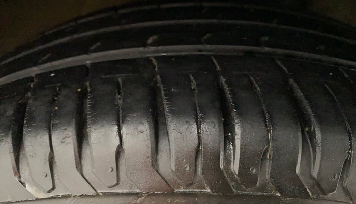 2018 Maruti Dzire ZXI PLUS AMT, Petrol, Automatic, 42,557 km, Right Front Tyre Tread