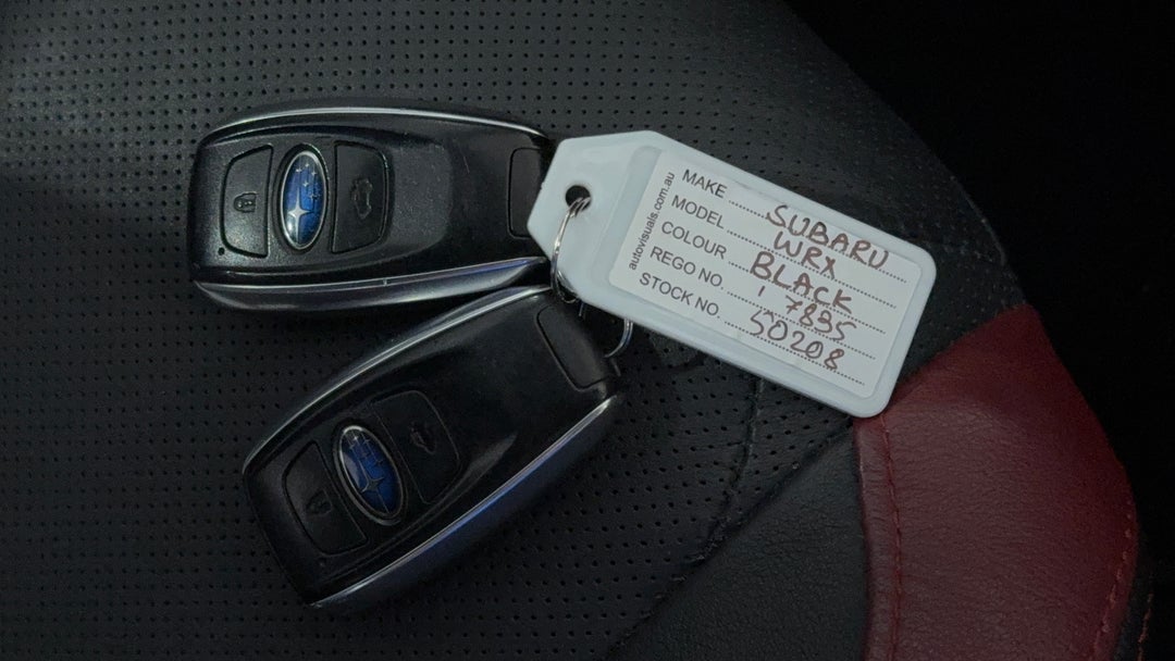 2017 Subaru WRX Premium (AWD), Manual, 132783 km, Key Close-up