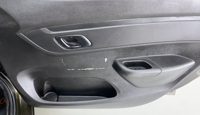 2018 Renault Kwid 1.0 RXT Opt, Petrol, Manual, 75,123 km, Driver Side Door Panels Control