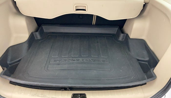 2014 Landrover Freelander 2 TD4 SE, Diesel, Automatic, 1,18,526 km, Boot Inside View