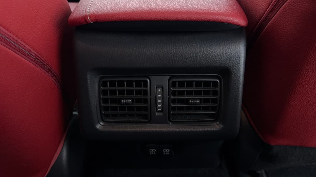 2019 Toyota Camry Sx, Automatic, 86273 km, Rear A/C Vent